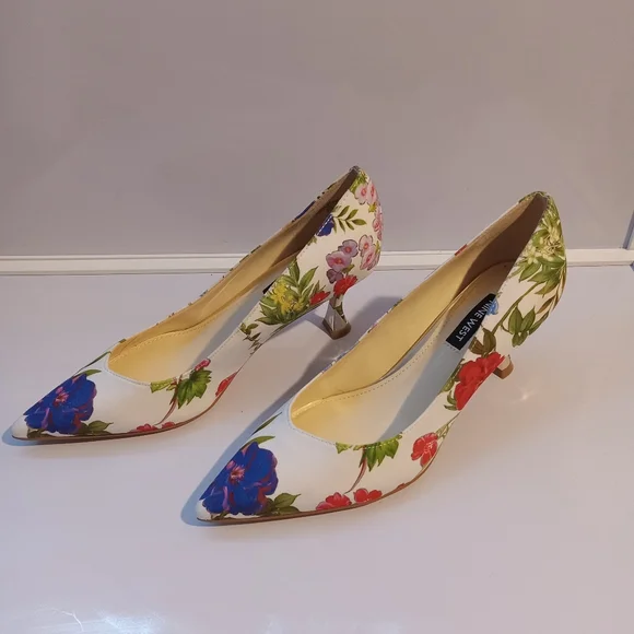 Nine West Ariella 2 pump in the Blue Bouquet Floral Multi color Size 6‎ - Picture 2 of 6